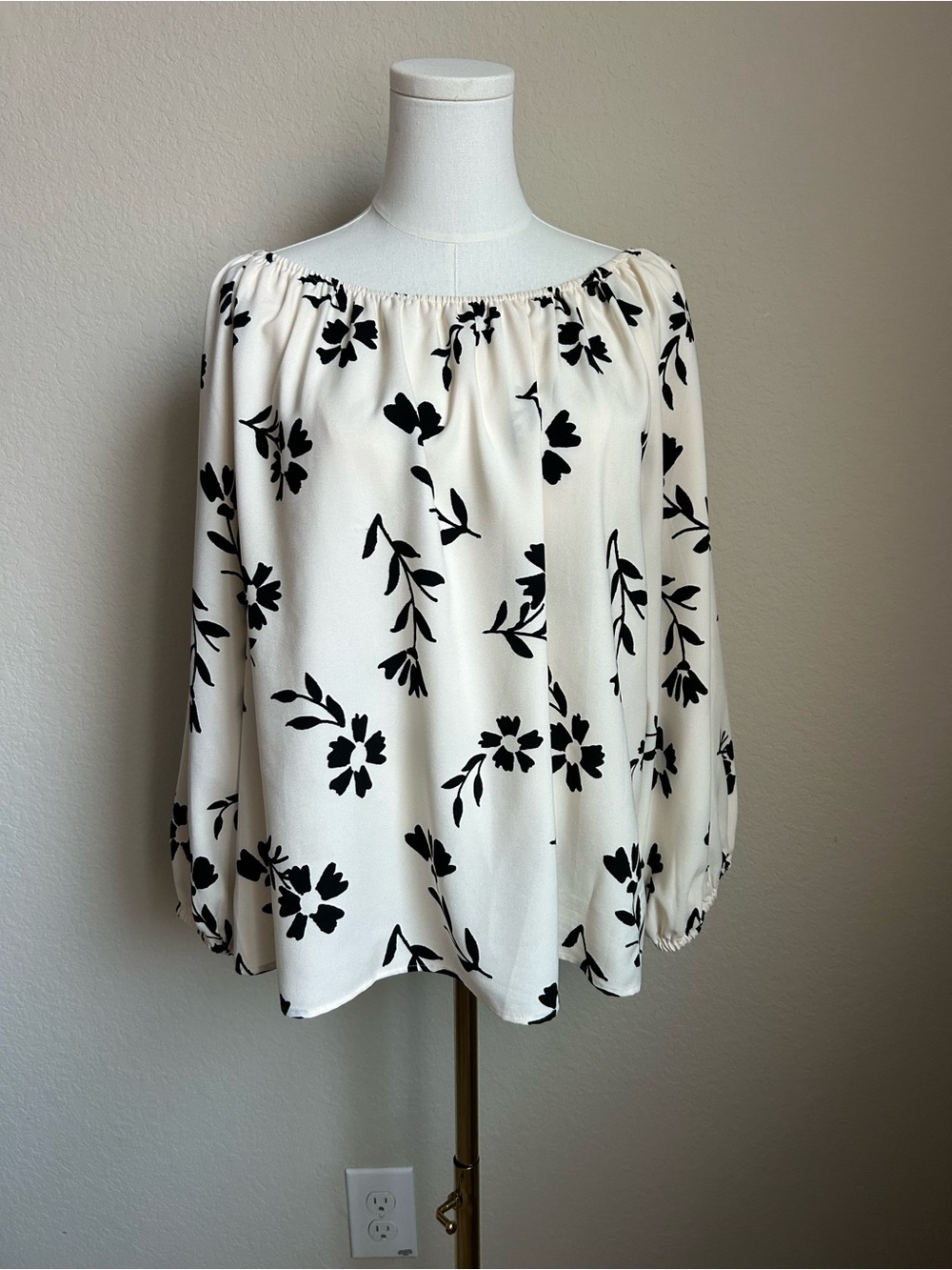 Ann Taylor Factory Black & White Floral Off-Shoulder Blouse